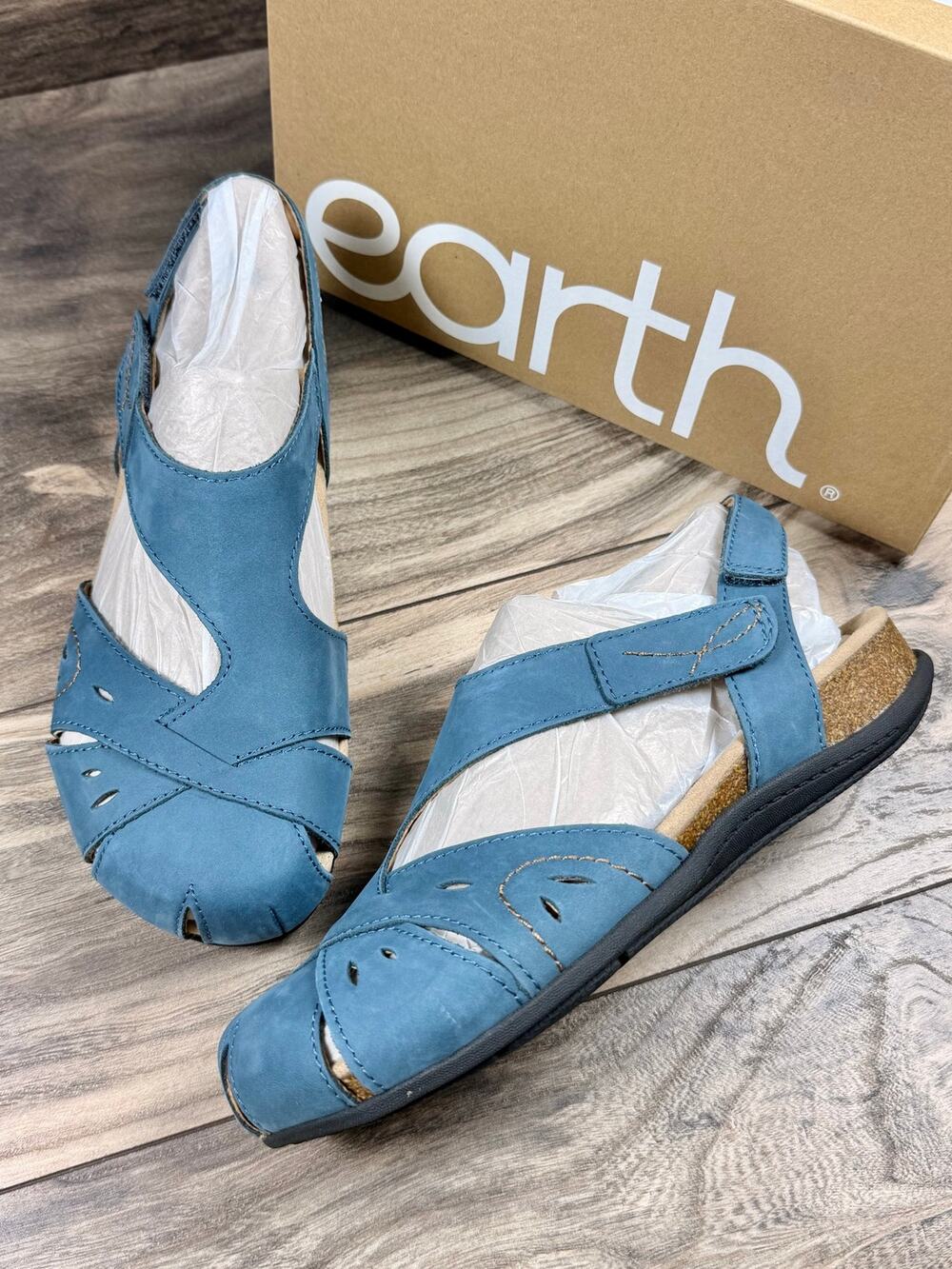 NIB Earth 8M Birdine Nubuck Leather Round Toe Cutout Slingback Flat Sandals Blue